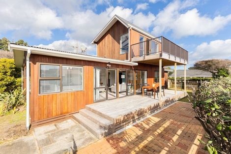Photo of property in 26 Reeves Street, Waikanae Beach, Waikanae, 5036