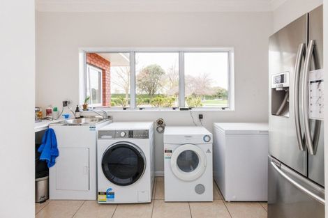 Photo of property in 56 Waughs Road, Aorangi, Feilding, 4775