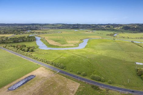Photo of property in 2162 State Highway 16, Helensville, 0875
