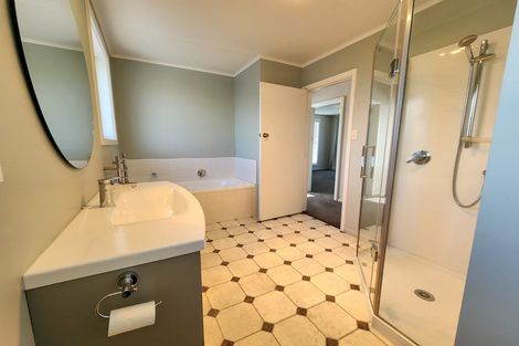 Photo of property in 14 Woodcote Avenue, Hornby, Christchurch, 8042