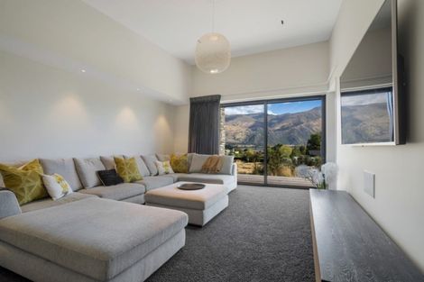 Photo of property in 5 Forest Heights, Wanaka, 9305
