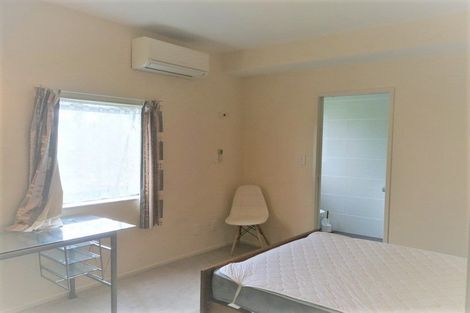 Photo of property in 5 Fowler Street, Northcote, Auckland, 0627