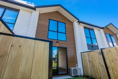 Photo of property in 5/172 Don Buck Road, Massey, Auckland, 0614