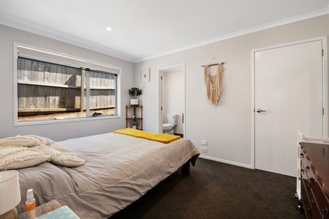 Photo of property in 19 Rauta Way, Helensville, 0800