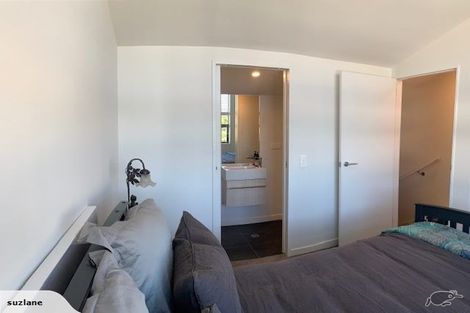 Photo of property in 2u2 Stone Street, Miramar, Wellington, 6022