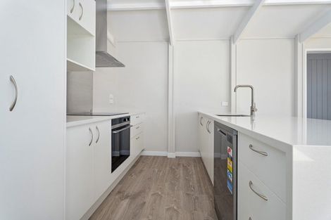 Photo of property in 8 Ngaroma Crescent, Whitianga, 3510