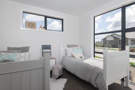 Photo of property in 53 Vinistra Road, Kumeu, 0810