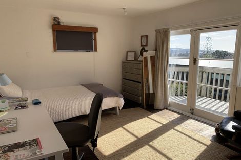 Photo of property in 3 Moffat Road, Red Beach, 0932