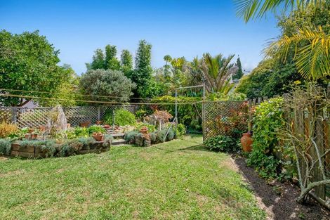 Photo of property in 7 Park Road, Glenfield, Auckland, 0629
