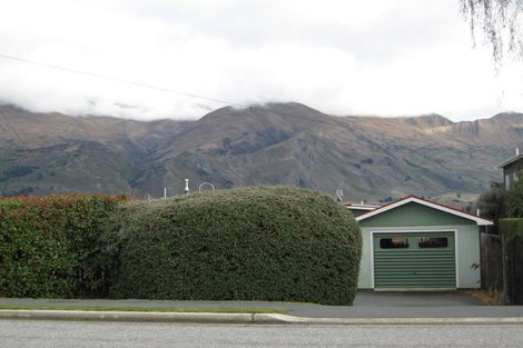 Photo of property in 50 Beacon Point Road, Wanaka, 9305
