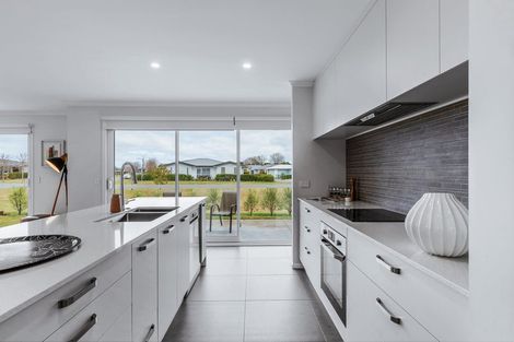 Photo of property in 12 Bastille Court, Rangatira Park, Taupo, 3330