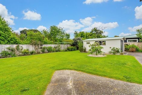 Photo of property in 8 Leybourne Avenue, Waikanae, 5036