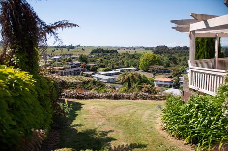 Photo of property in 5 Sylvia Place, Acacia Bay, Taupo, 3330