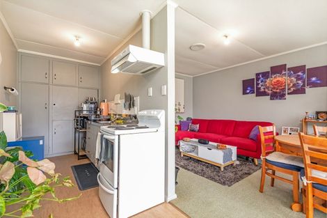 Photo of property in 8 Lowestoft Place, West End, Palmerston North, 4412