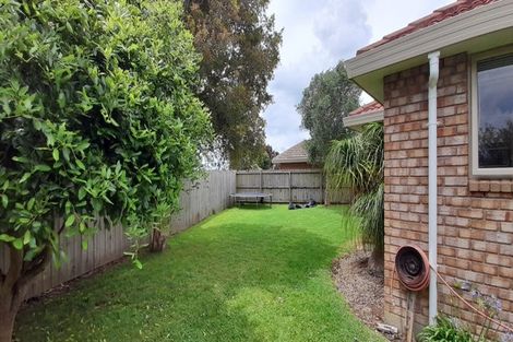 Photo of property in 28 Magnolia Drive, Waiuku, 2123