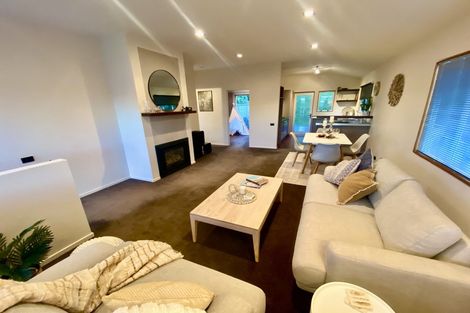 Photo of property in 27 Waverton Terrace, Churton Park, Wellington, 6037