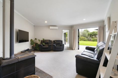 Photo of property in 39 County Heights Drive, Aokautere, Palmerston North, 4471