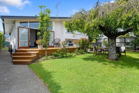 Photo of property in 2 Devon Street, Stoke, Nelson, 7011