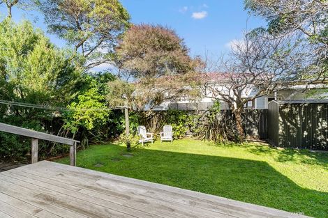 Photo of property in 17 Medway Street, Island Bay, Wellington, 6023