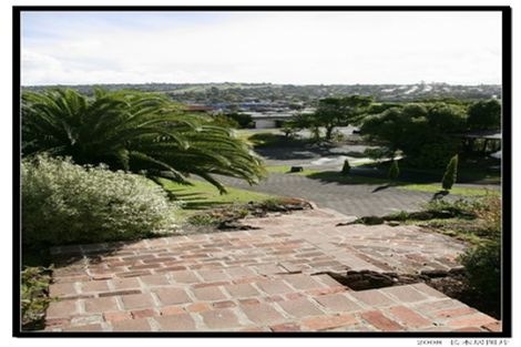 Photo of property in 15 Longwood Place, Forrest Hill, Auckland, 0620