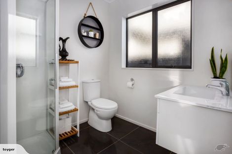Photo of property in 6 Montego Place, Grenada Village, Wellington, 6037