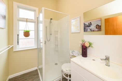 Photo of property in 25 Edgeware Road, Palmerston North, 4410