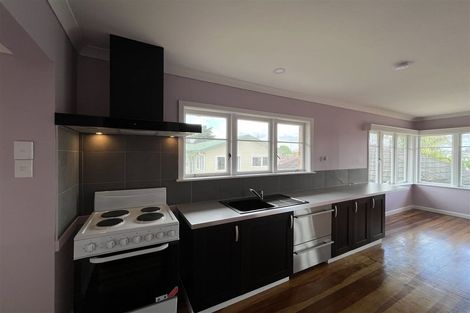 Photo of property in 2a/2 Matipo Road, Te Atatu Peninsula, Auckland, 0610