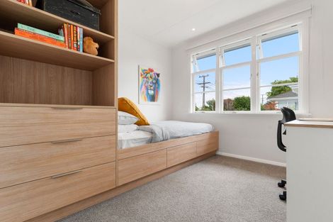 Photo of property in 25 Cambridge Terrace, Masterton, 5810