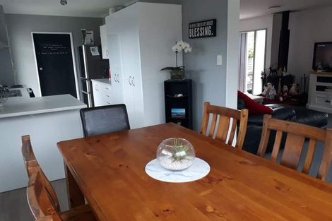 Photo of property in 77 Pasadena Crescent, Totara Park, Upper Hutt, 5018