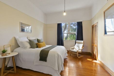 Photo of property in 21 The Parade, Island Bay, Wellington, 6023