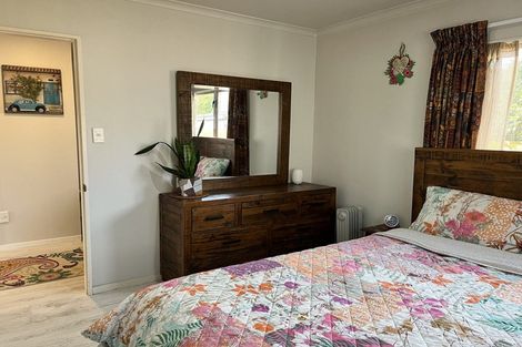 Photo of property in 9 Bickleigh Grove, New Lynn, Auckland, 0600