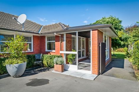 Photo of property in 2/104a Idris Road, Bryndwr, Christchurch, 8052