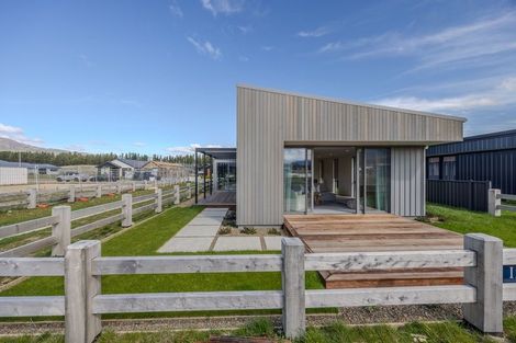 Photo of property in 146 Burdon Loop, Lake Hawea, 9382