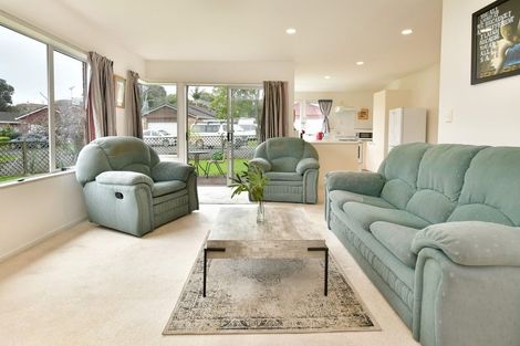 Photo of property in 15 The Grove, Red Beach, 0932