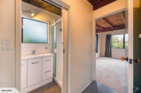 Photo of property in 32 Konini Road, Titirangi, Auckland, 0604