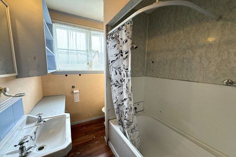 Photo of property in 215 Clyde Street, Balclutha, 9230