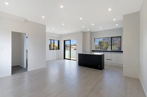 Photo of property in 3/3238 Great North Road, New Lynn, Auckland, 0600