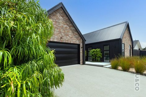 Photo of property in 1 Len Ireland Drive, Kumeu, 0810