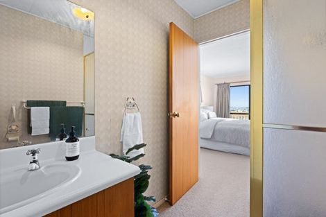 Photo of property in 35 Cumberland Rise, Taradale, Napier, 4112