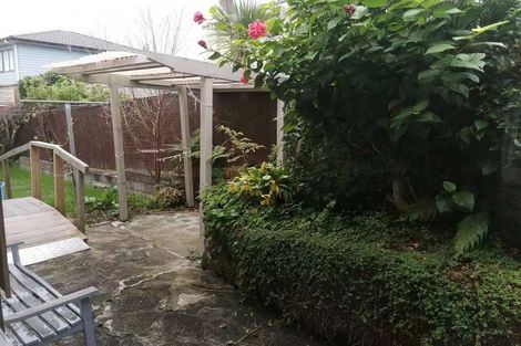 Photo of property in 2/6 Philson Terrace, Browns Bay, Auckland, 0630