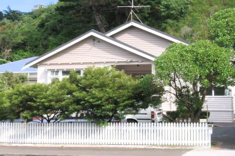 Photo of property in 40 Derwent Street, Island Bay, Wellington, 6023
