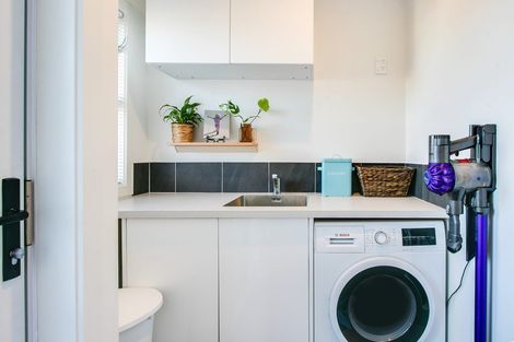 Photo of property in 20 Windsor Terrace, Taradale, Napier, 4112