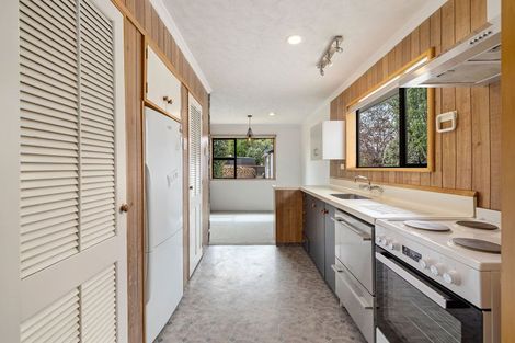 Photo of property in 16 Kuri Place, Wanaka, 9305