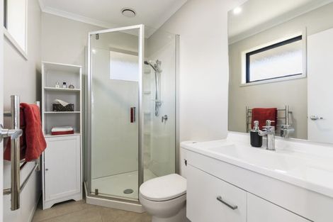 Photo of property in 50 Taikura Avenue, Red Beach, 0932