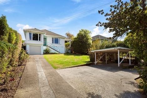 Photo of property in 14 Huia Street, Tawa, Wellington, 5028