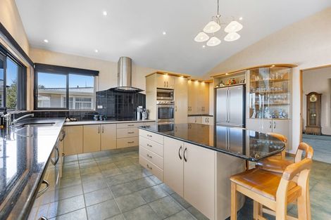 Photo of property in 3 Fairfax Terrace, Frankleigh Park, New Plymouth, 4310