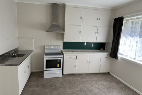 Photo of property in 4/2 Godley Road, Green Bay, Auckland, 0604