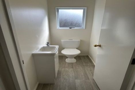 Photo of property in 1/9 Santiago Crescent, Unsworth Heights, Auckland, 0632