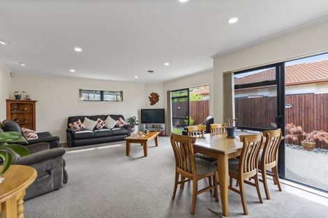 Photo of property in 44 Chesterfield Way, Orewa, 0931