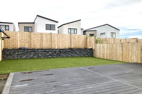 Photo of property in 32 Pilot Drive, Hobsonville, Auckland, 0616